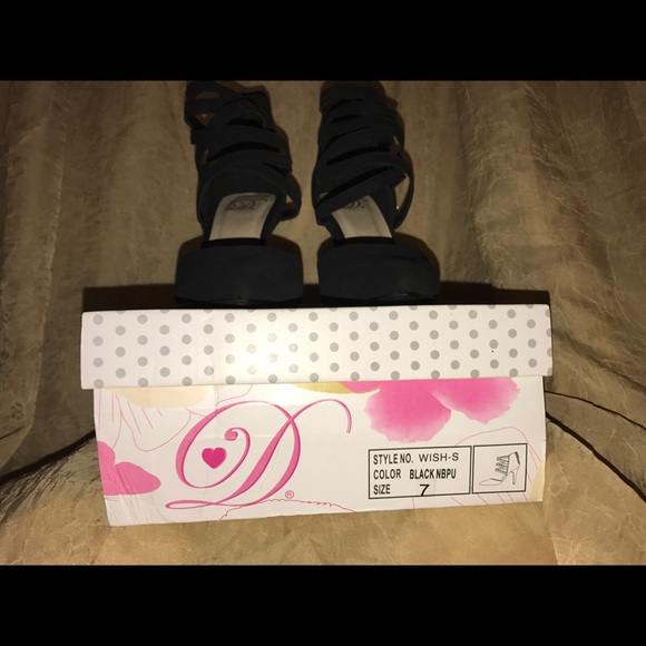 My Delicious Shoes black suede heels Never Used - Picture 7 of 8